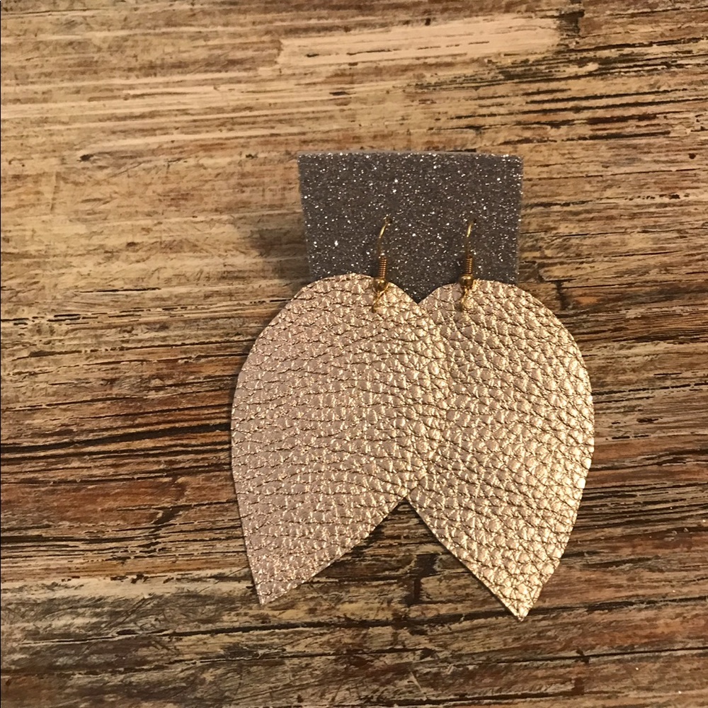 Gold shimmery textured earrings